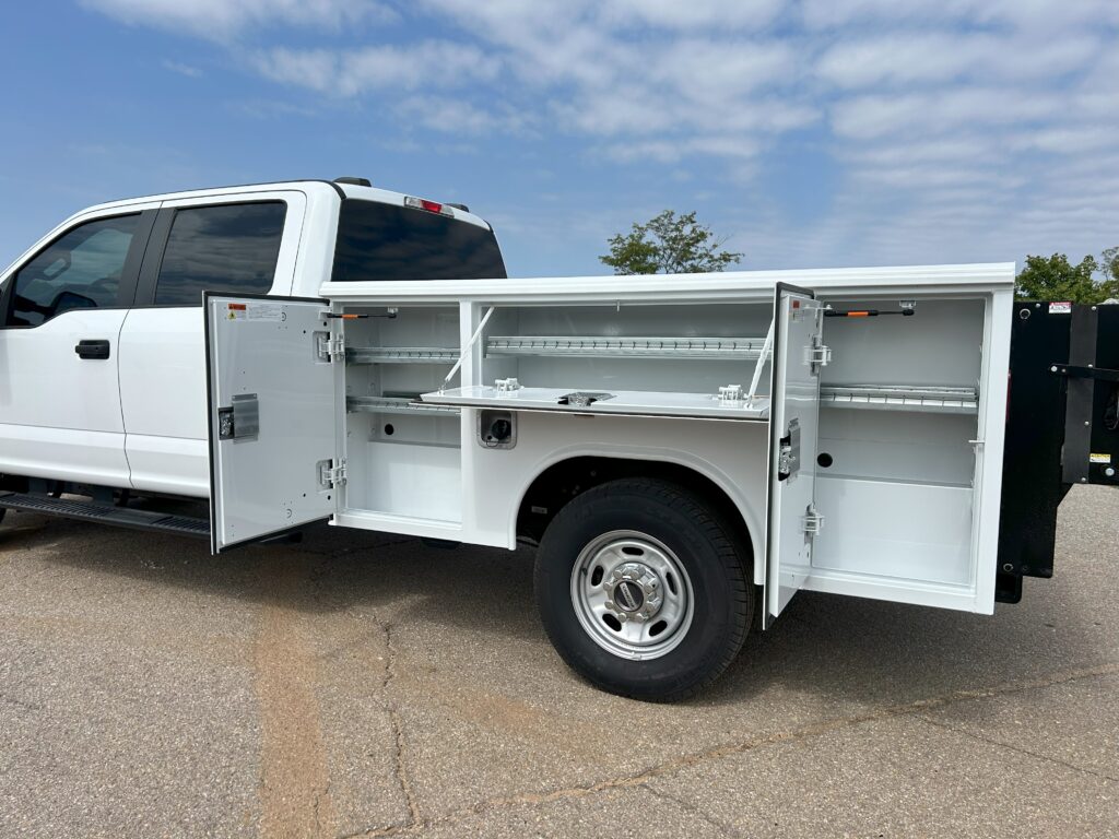 Reading Classic II Aluminum truck service body