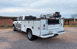 Stellar EC3200 crane installed on Reading service body truck bed